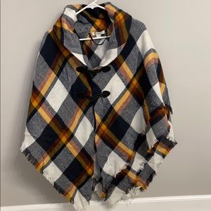 4/$20 🌺 Poncho with front closure